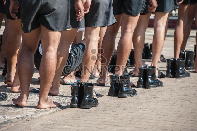 Leg#shoes#men#stand#barefoot# - image gratuit #186335 