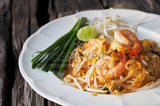 Thai noodle in the plate - бесплатный image #186995