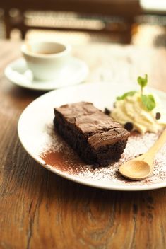 Brownies on the wood texture - image gratuit #197935 