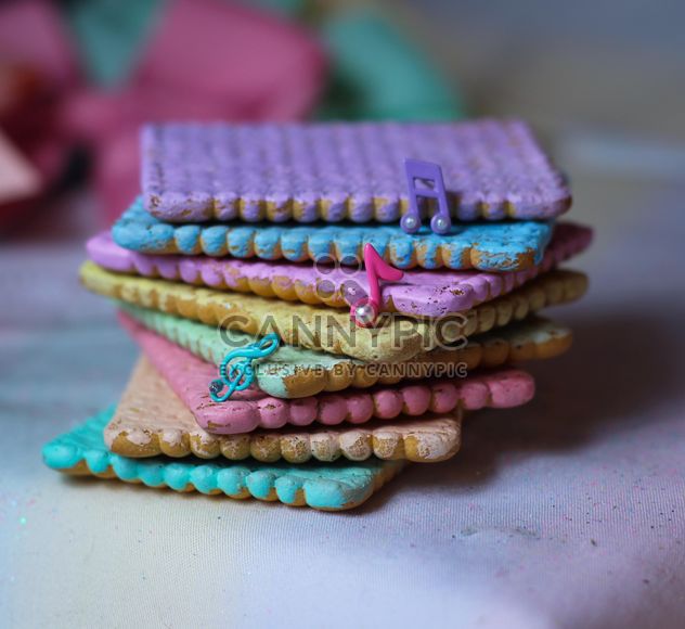 Cookies decorated with glitter - бесплатный image #303255