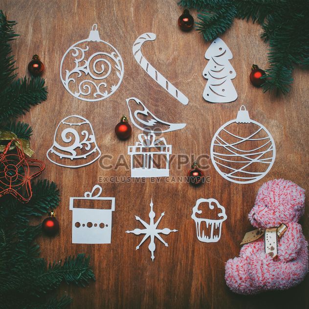 Teddy bear and Christmas decorations - бесплатный image #305405
