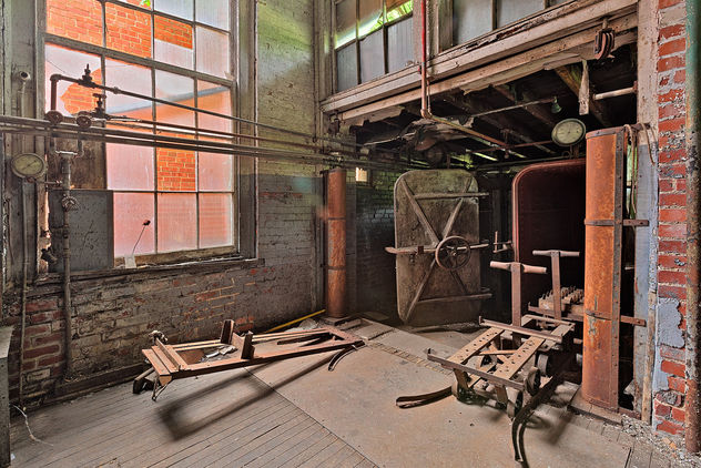 Abandoned Lonaconing Silk Mill - HDR - image #324775 gratis