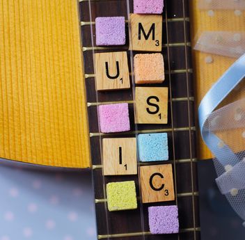 sugarcubes on guitar fretboard - Kostenloses image #326525