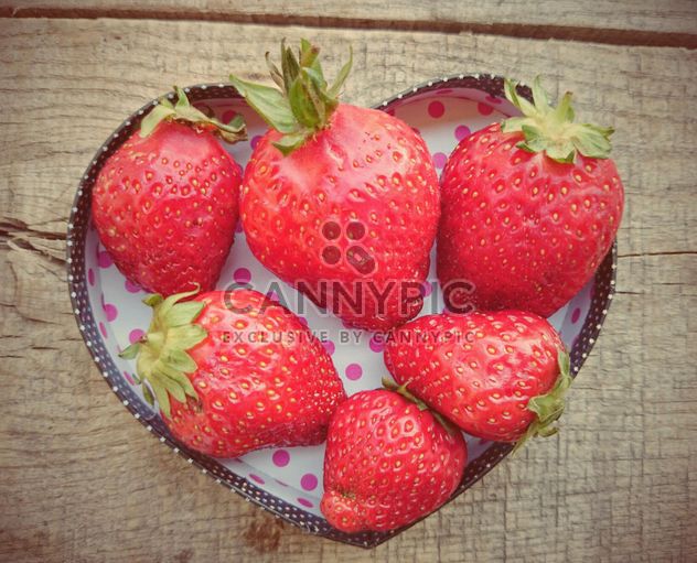 Strawberries in a bowl - image #330695 gratis