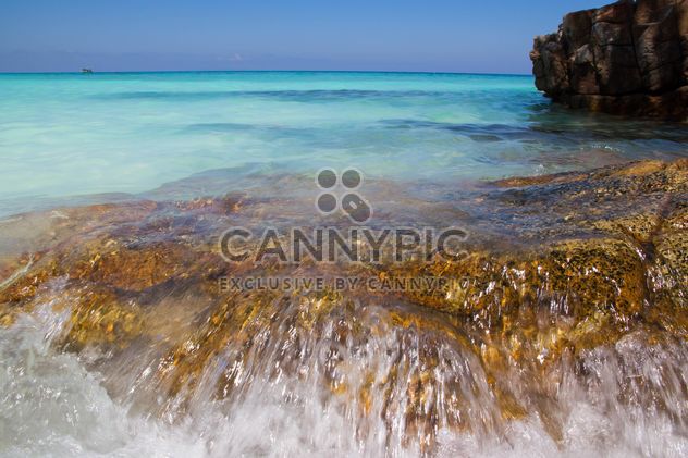 A high-dynamic look to this rocky sea shore - image #334245 gratis