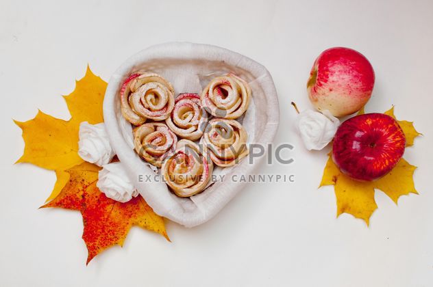 Roses made of dough and apples - image gratuit #337845 