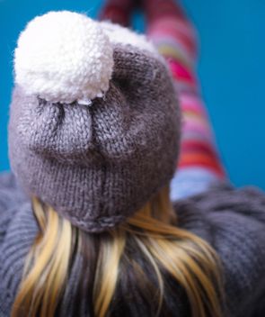 Girl in grey woolen hat - бесплатный image #342125