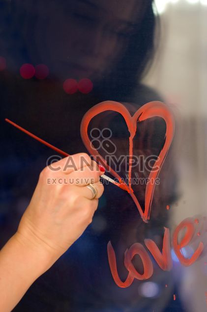 drawing hearts on the window - image #342875 gratis