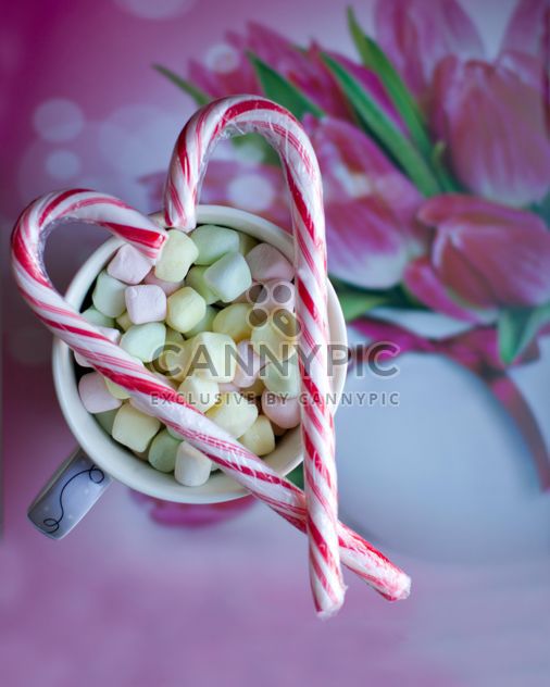 Cup of marshmallows and Christmas candies - image #345115 gratis