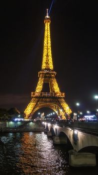 Eiffel tower at dusk - Kostenloses image #448165