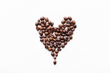 Heart made of coffee beans - image gratuit #449055 