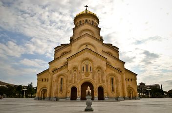 The Holy Trinity Cathedral of Tbilisi - image gratuit #449605 