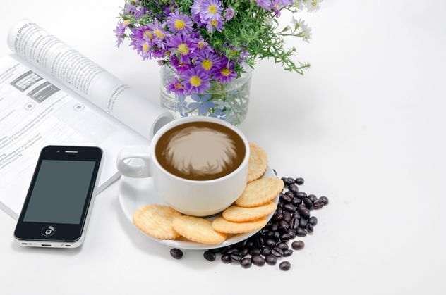 Coffee with crackers, flowers and smartphone - бесплатный image #452445
