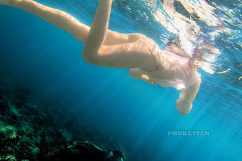 Underwater photo. Young slim girl in micro bikini over coral reef IMG_0440b2s - бесплатный image #465965