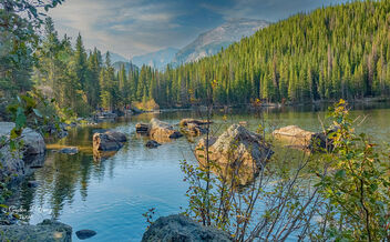 Lake on the Rocks - image gratuit #490335 