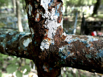 Cross and corrosion pattern - image gratuit #502545 