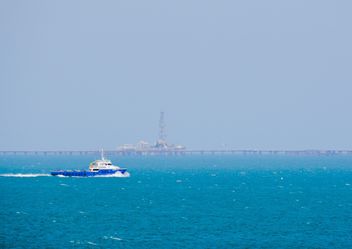 Boat in blue sea - image #182845 gratis