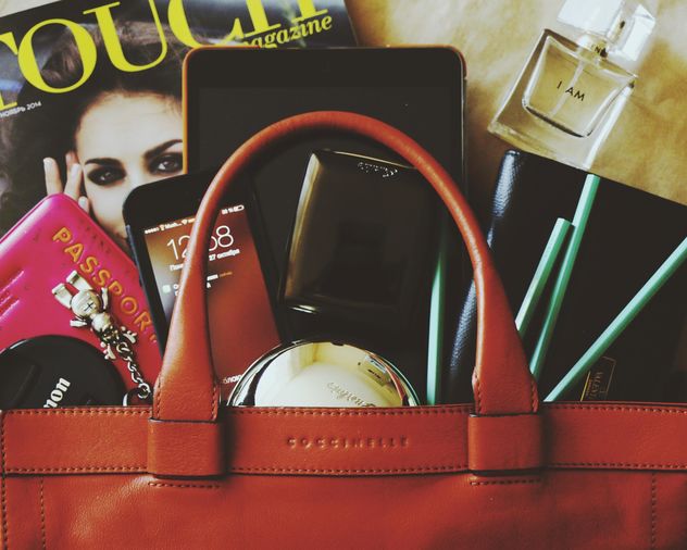 Typical Woman's Bag - Kostenloses image #183255