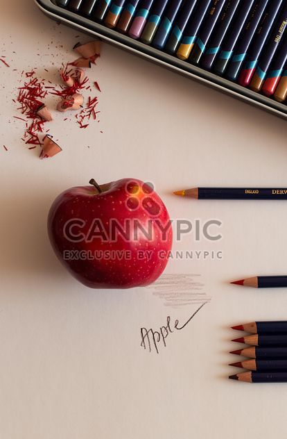 Apple and pencils - бесплатный image #183375