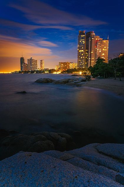 Pattaya beach at night - Kostenloses image #186105