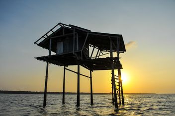 Lifeguard hut in sea - image #186585 gratis