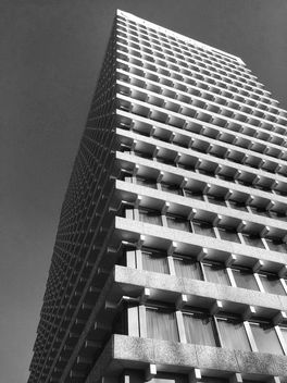 Modern building against sky - image #186835 gratis