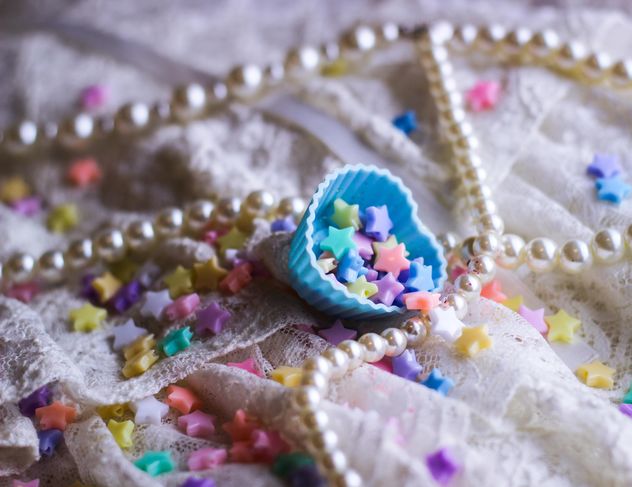 Vanilla still life with pearls and glitter - Kostenloses image #187185