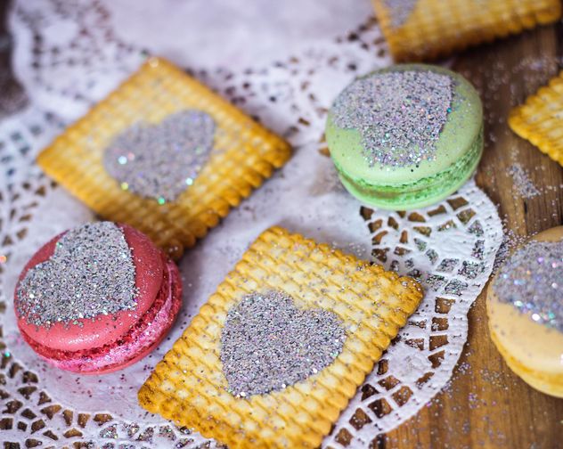 Colorful macaroons and cookies - image #187645 gratis