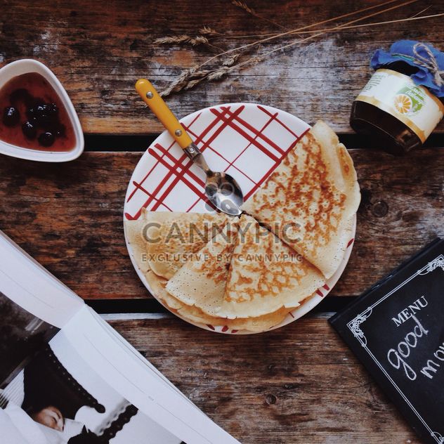 Pancakes with jam for breakfast - image #198485 gratis