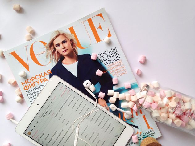 Magazine, tablet computer and marshmallows on white background - image #198885 gratis