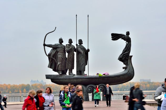 Monument to founders of Kiev - Free image #229465