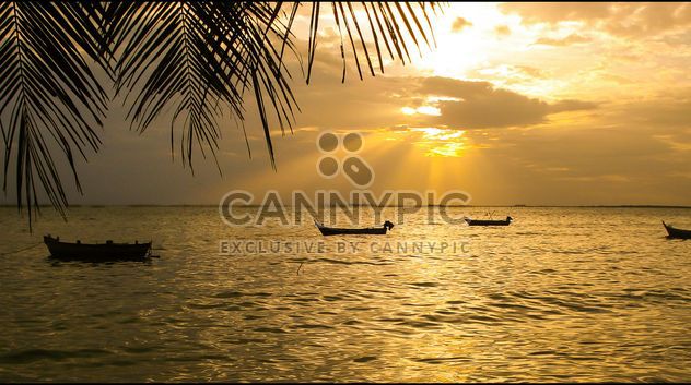 Sunset at seaside - image gratuit #237285 