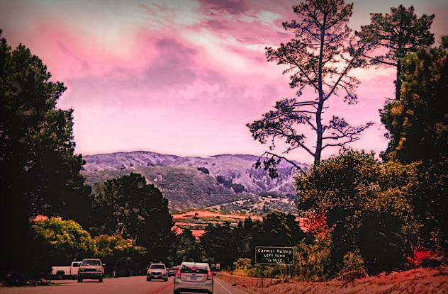 My friend's and I were headed to beautiful Carmel Valley. I shot this photo from inside of the car. It was shot in the evening. - Kostenloses image #301175