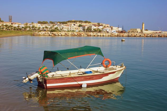 Boat on Crete Island bay - image gratuit #301715 