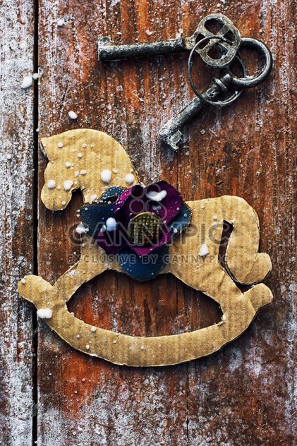 Decorative horse and vintage keys - image #301995 gratis