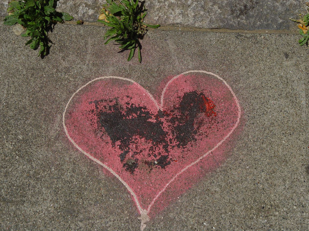 Broken Heart on the Sidewalk - бесплатный image #307975