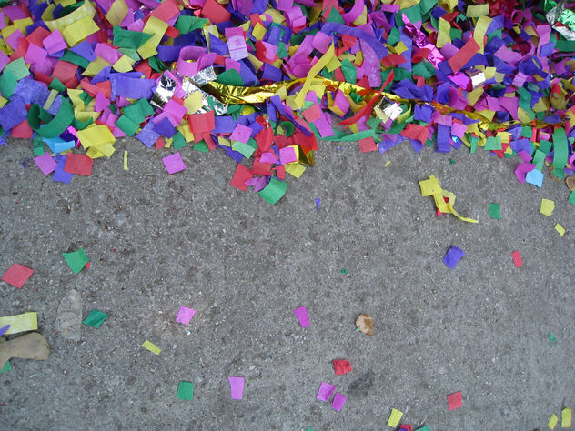 Confetti on the Street - бесплатный image #311105