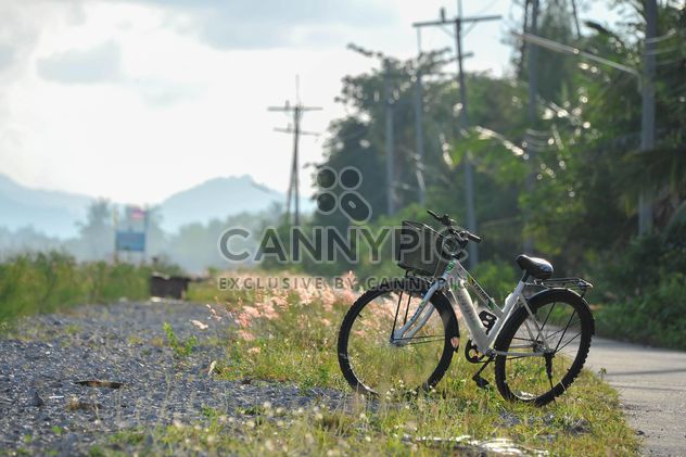 Lonely bicycle on countryside - бесплатный image #330345