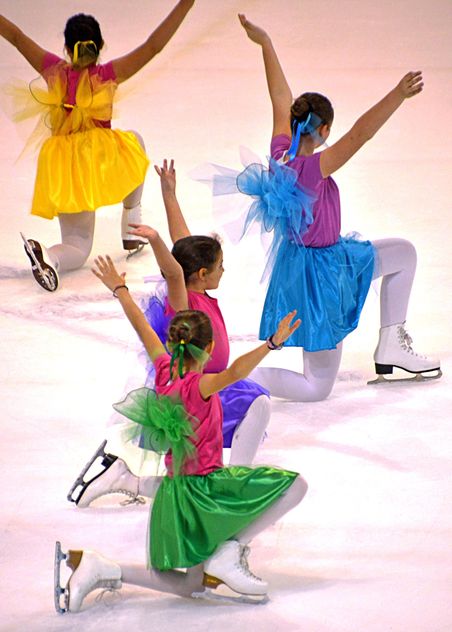 Ice skating dancers - бесплатный image #330945