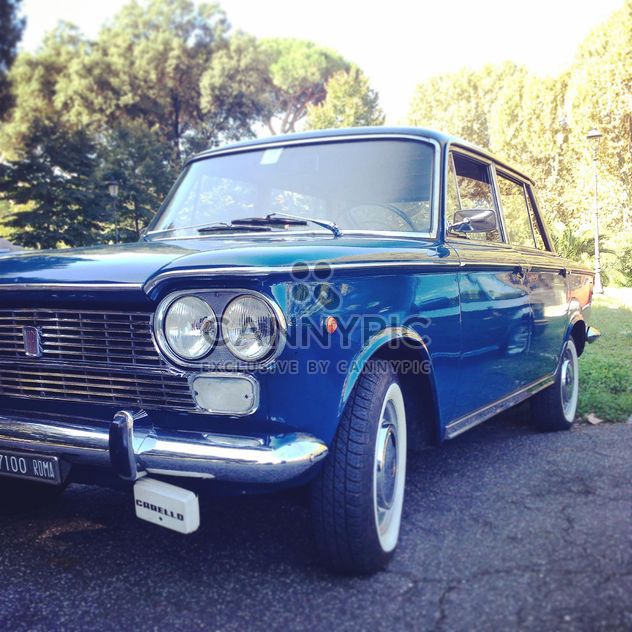 Blue Fiat 1500 car - image gratuit #331685 