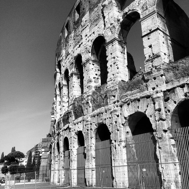 Colosseum in Rome, Italy, black and white - image gratuit #331805 