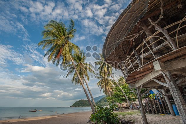 Wooden hut on a beach - image #332965 gratis