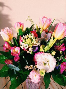 Bouquet of flowers closeup - image #337915 gratis