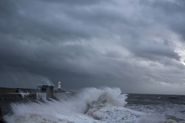 The power of the sea: Porthcawl, south Wales - Kostenloses image #344255