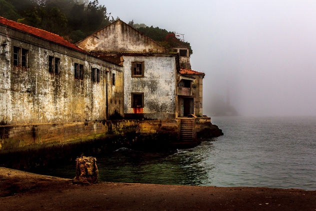the old factory and the mist - image gratuit #344505 