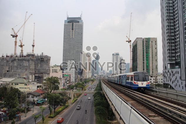 View on metro train and architecture of Bangkok, Thailand - Kostenloses image #346245