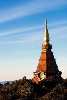 Doi Inthanon pagoda against blue sky, Chiangmai, Thailand - image gratuit #346295 