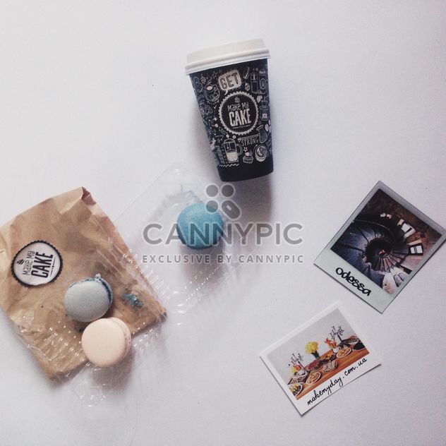 Coffee cup, macaroons and photo cards - Free image #348955