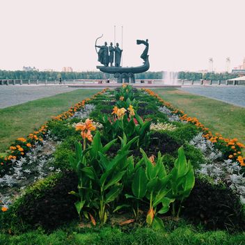 Monument to founders of Kiev - image #363715 gratis