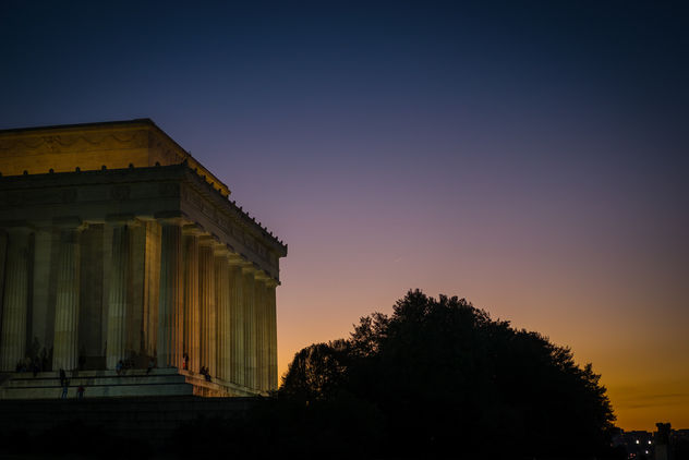 Sunset at the Lincolm Memorial - image gratuit #421625 